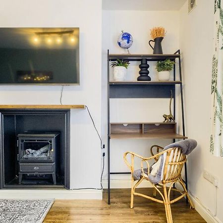 Low Rate For A 4-Bedroom House In Coventry With Free Unlimited Wi-Fi 2 Car Parking 53 Qmc Zewnętrze zdjęcie