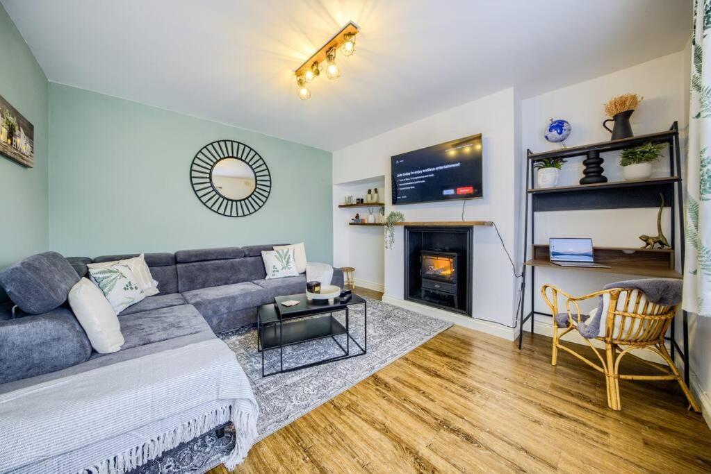 Low Rate For A 4-Bedroom House In Coventry With Free Unlimited Wi-Fi 2 Car Parking 53 Qmc Zewnętrze zdjęcie