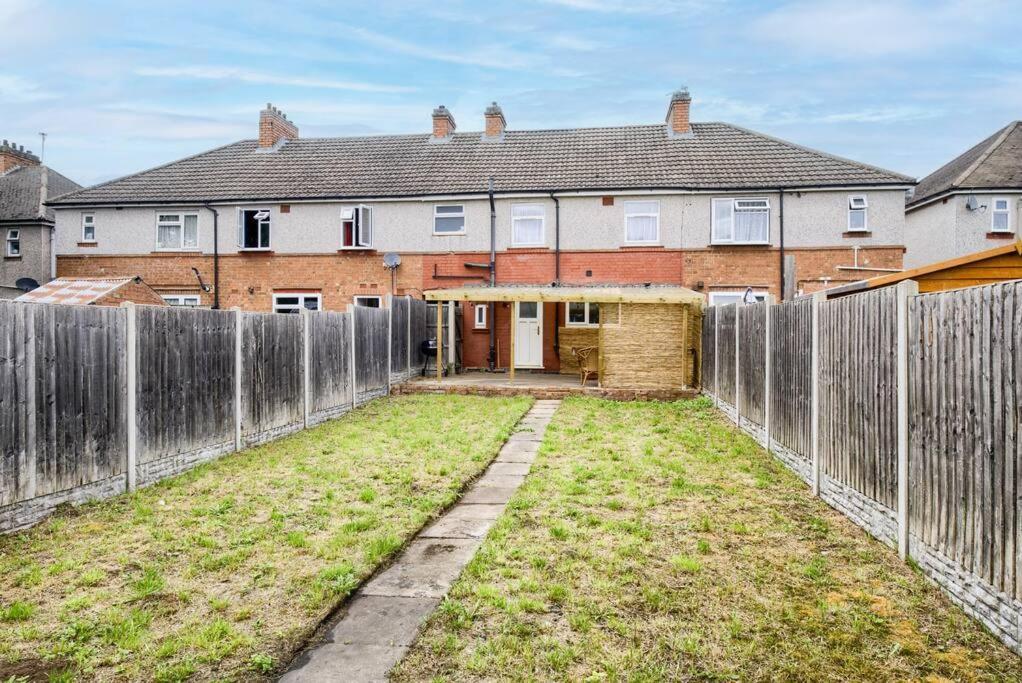 Low Rate For A 4-Bedroom House In Coventry With Free Unlimited Wi-Fi 2 Car Parking 53 Qmc Zewnętrze zdjęcie
