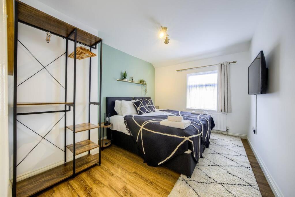 Low Rate For A 4-Bedroom House In Coventry With Free Unlimited Wi-Fi 2 Car Parking 53 Qmc Zewnętrze zdjęcie