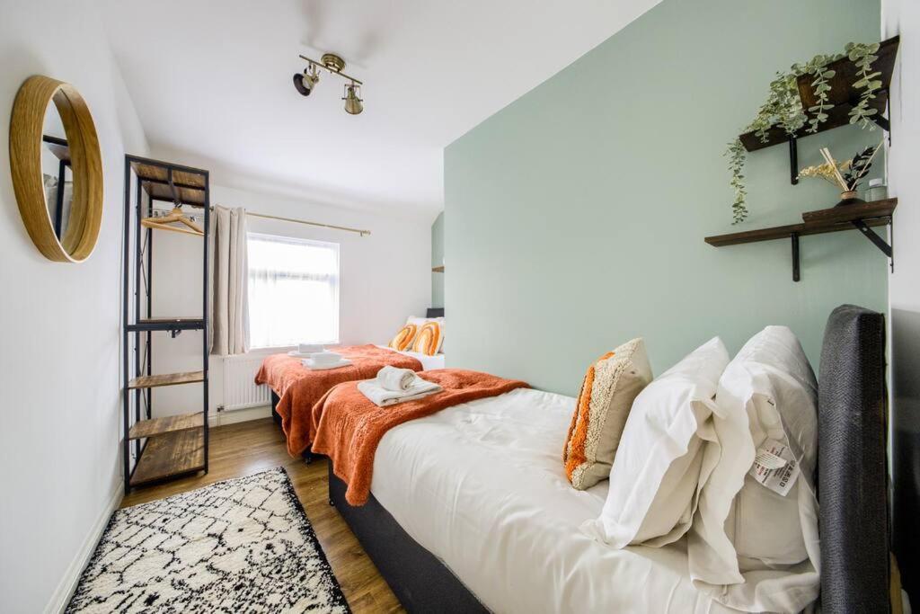 Low Rate For A 4-Bedroom House In Coventry With Free Unlimited Wi-Fi 2 Car Parking 53 Qmc Zewnętrze zdjęcie