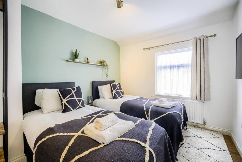 Low Rate For A 4-Bedroom House In Coventry With Free Unlimited Wi-Fi 2 Car Parking 53 Qmc Zewnętrze zdjęcie